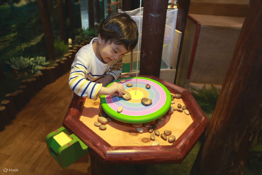 Balanced UFO - Le défi multijoueur est plus amusant et plus confortable à jouer ! Gardez les mains stables, une respiration forte affectera l'équilibre de l'OVNI ! La réussite ou l'échec dépend de la patience et de la concentration du joueur. Astuces ! Ch